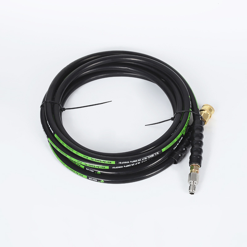 가정용 하수구에서 고압 물 파이프를 막습니다