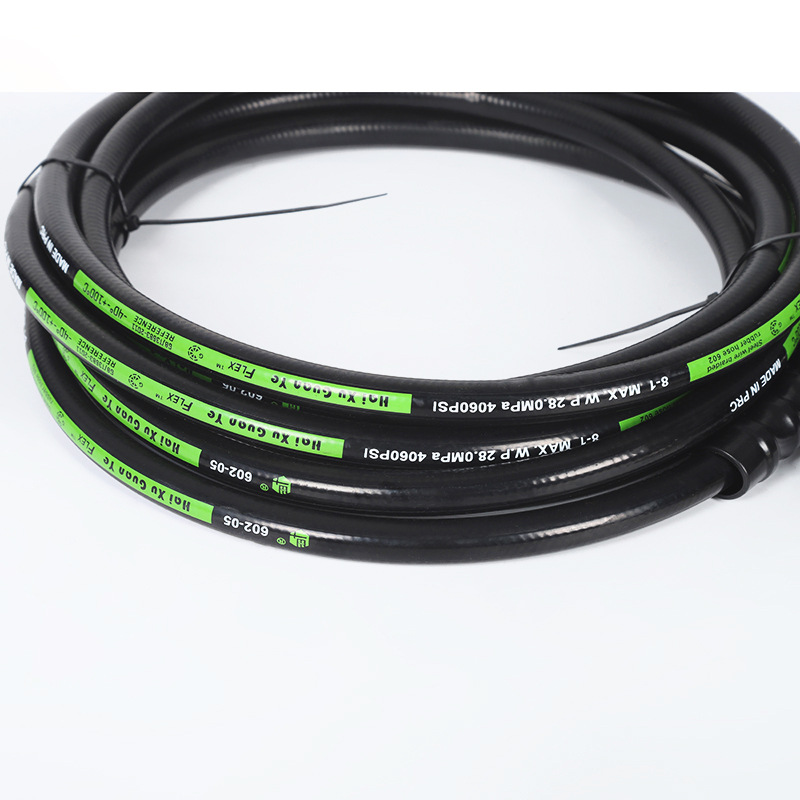 가정용 하수구에서 고압 물 파이프를 막습니다